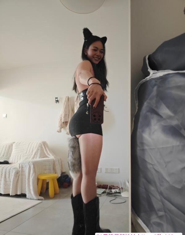 欧美身材的性感小母狗 2