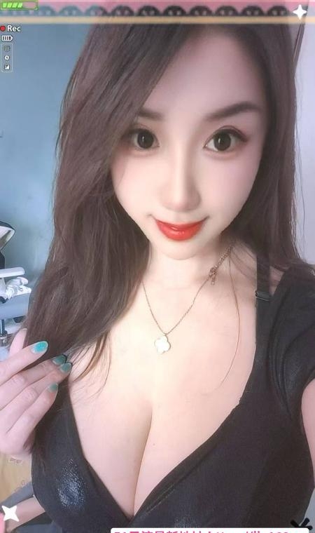 高挑大胸风骚妹子 2