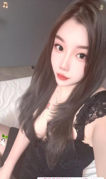 罗湖马达臀女友 2