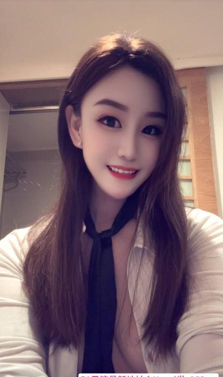 新银座美胸依依 2