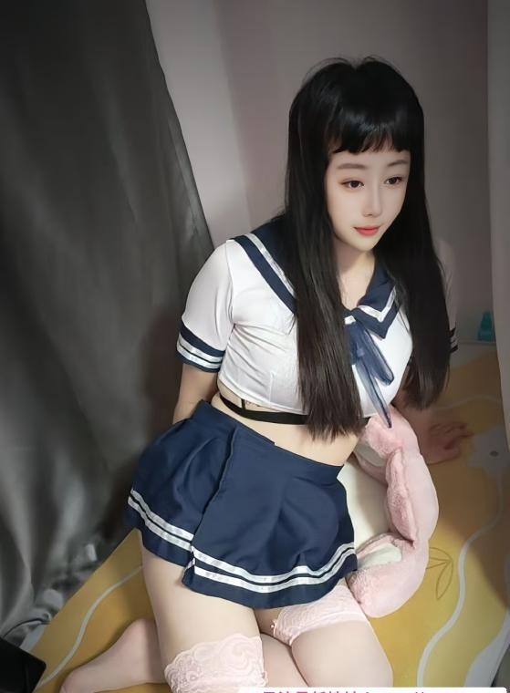 反食娃娃脸大奶少妇 3
