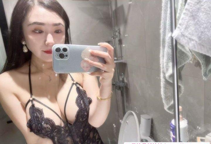 风骚型大奶少妇 3