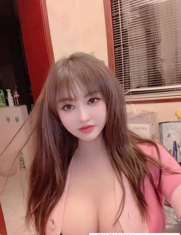 服务系巨乳骚煊煊 3
