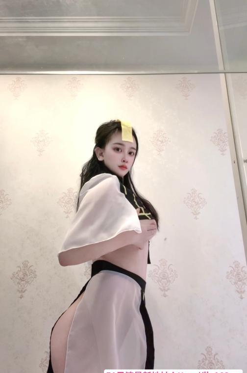 翘臀依兰 3