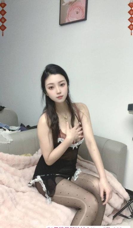 长腿御姐小骚骚 3