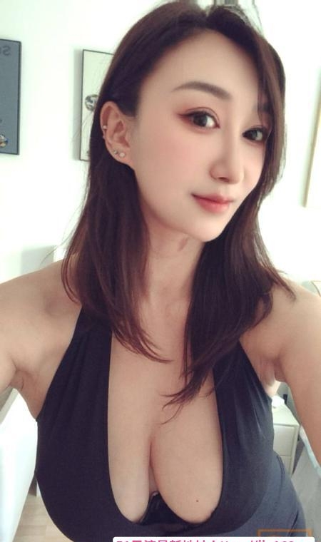 风骚翘臀服务好妹子 3