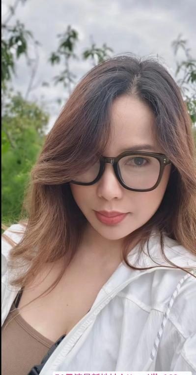 滘口大胸少妇淡淡 3