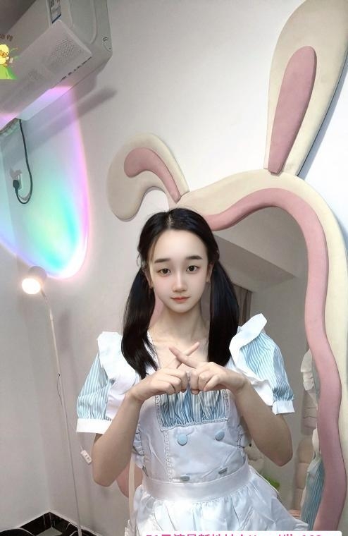 后入双马尾小妖精 4