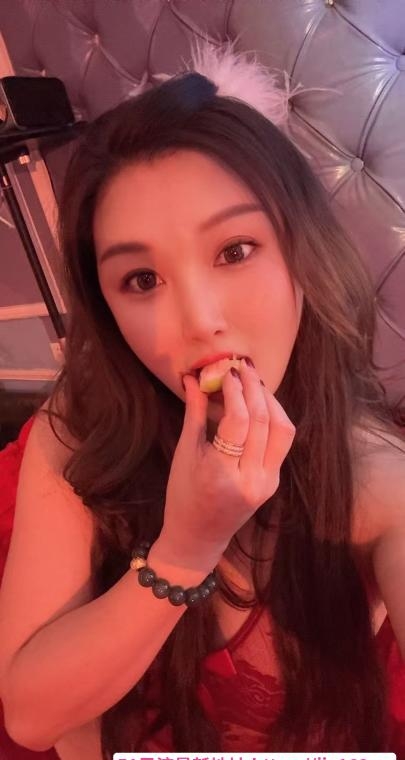 黄泥磅的御姐 1