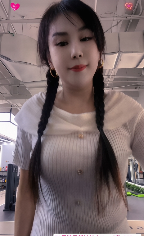 爱健身的大奶熟女 1