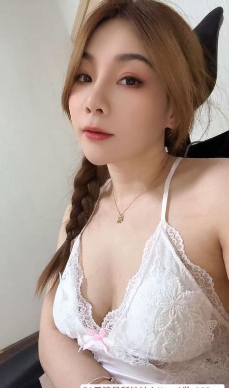 大灯菲菲 1