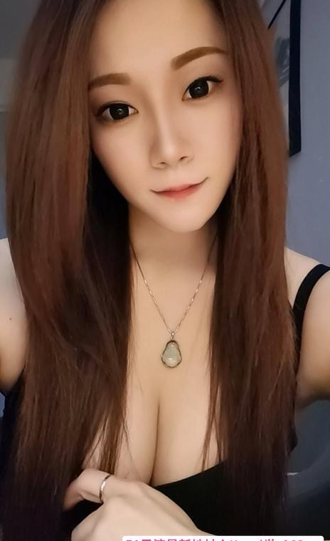 龙华大胸性感小姐姐 1