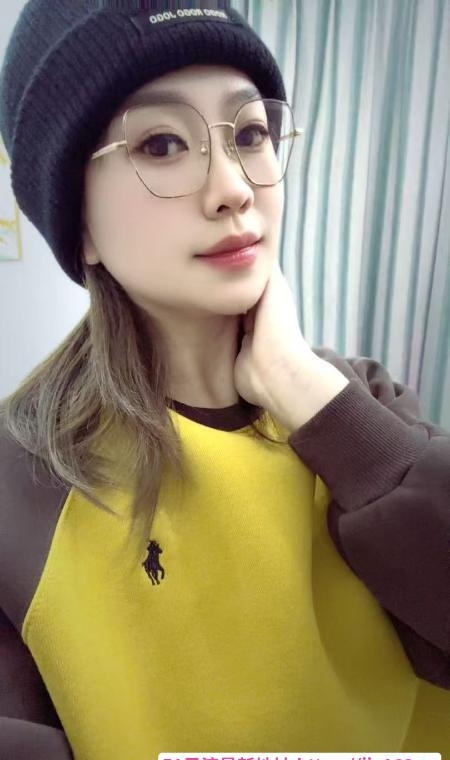 巨骚眼镜姐 1