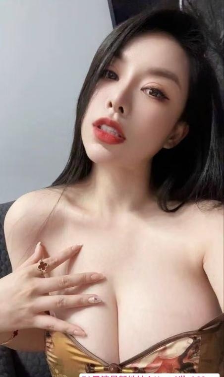 大胸肥臀模特卡丽 1