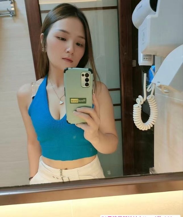 龙岗喷水桃臀晓晓 1