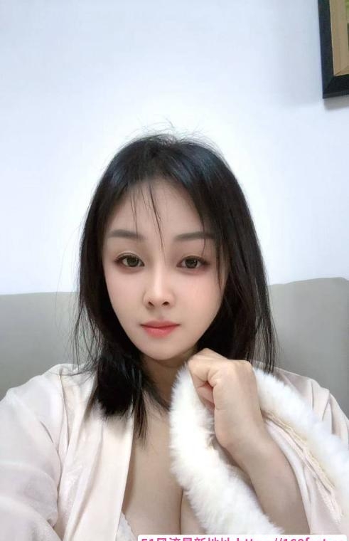 南山白嫩风骚少妇 1
