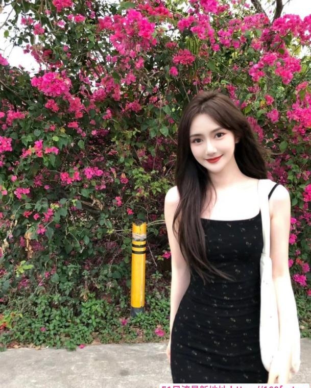 身材匀称的可心 1