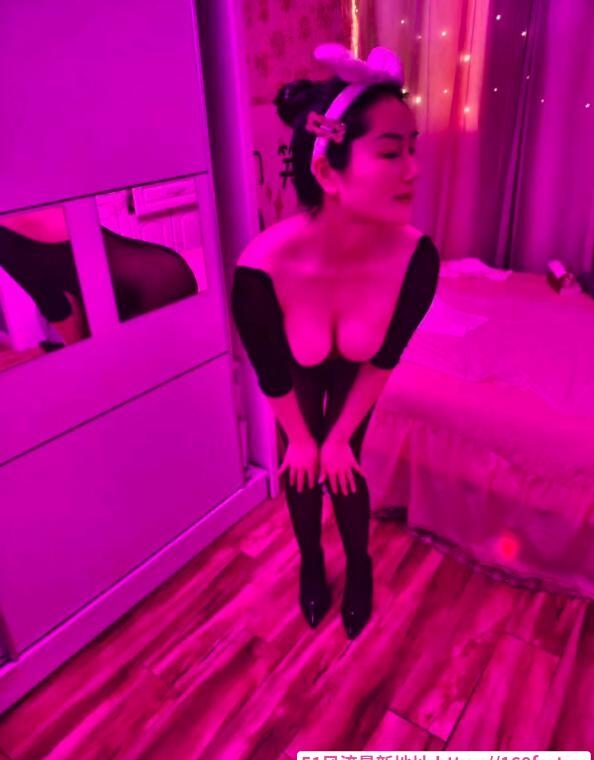 普陀御姐翘臀大长腿 1
