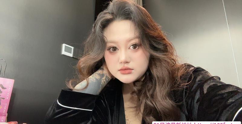 馒头户型小姐姐 1