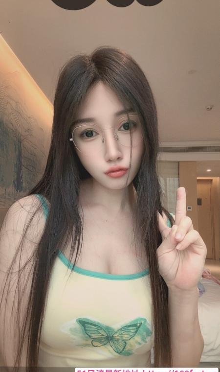 龙华雨涵 1