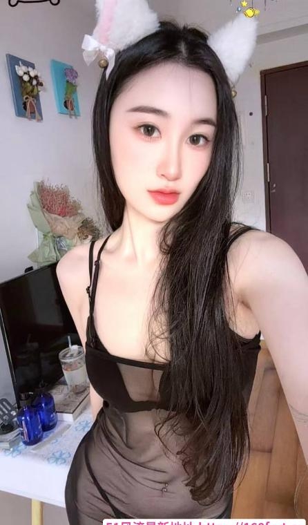 体验舌吻长腿妹子 1
