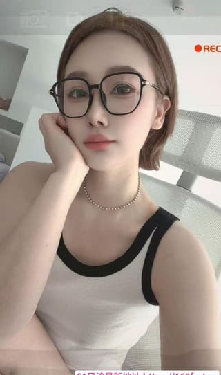 长宁性感可爱短发妹子