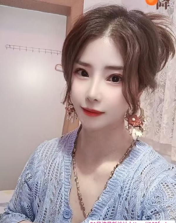 江岸服务小妹 1
