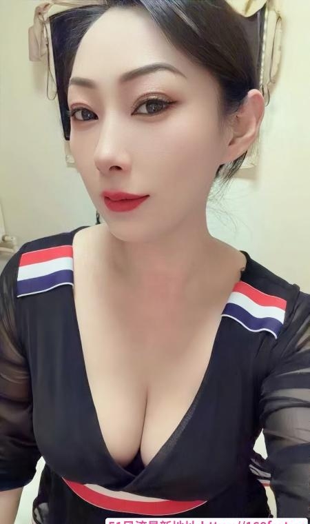 居家服务系骚姐姐 1