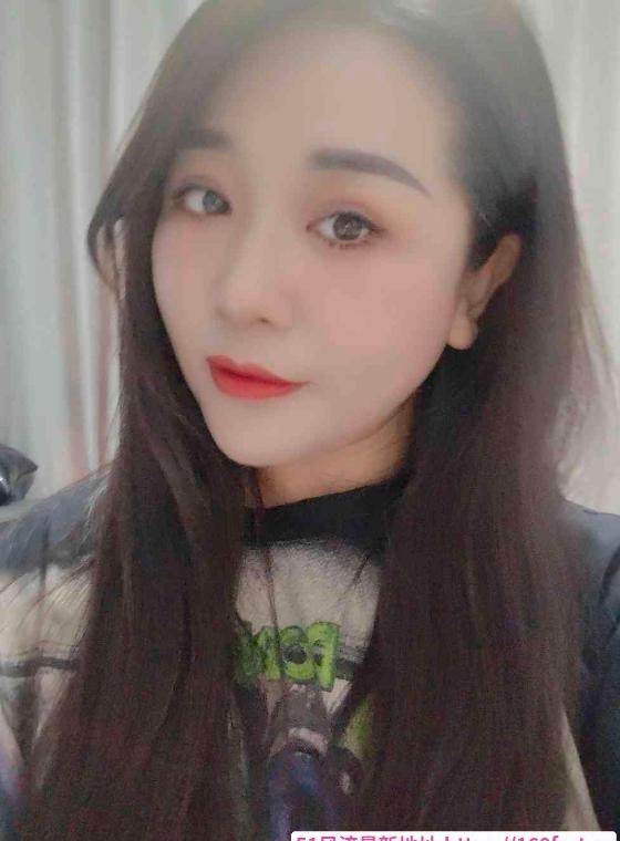 滨江肥臀卡戴珊 1