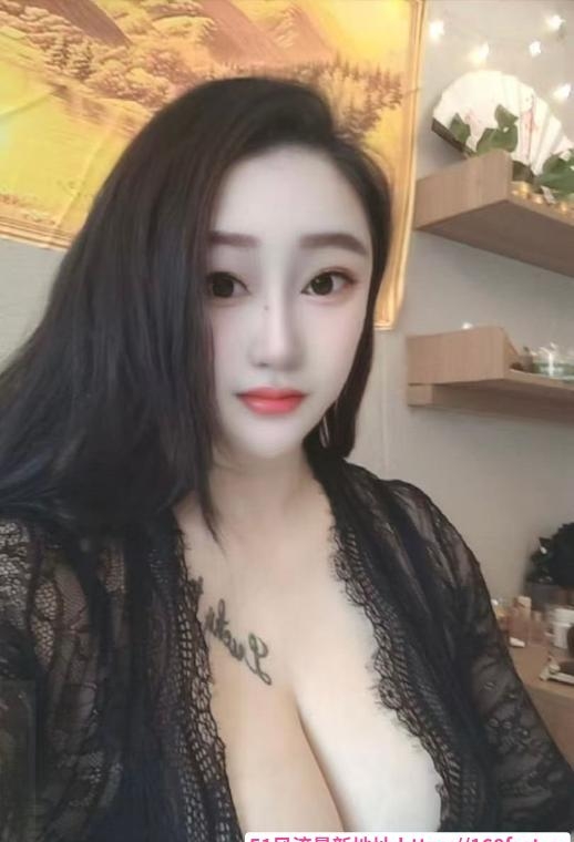 体验潮喷骚妖精 1