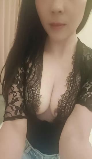 情趣美乳少妇
