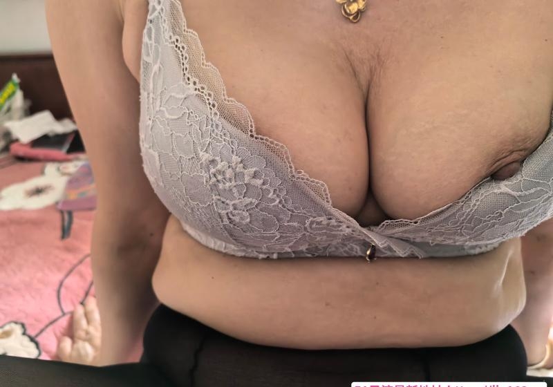 丰乳肥臀美三姐 2