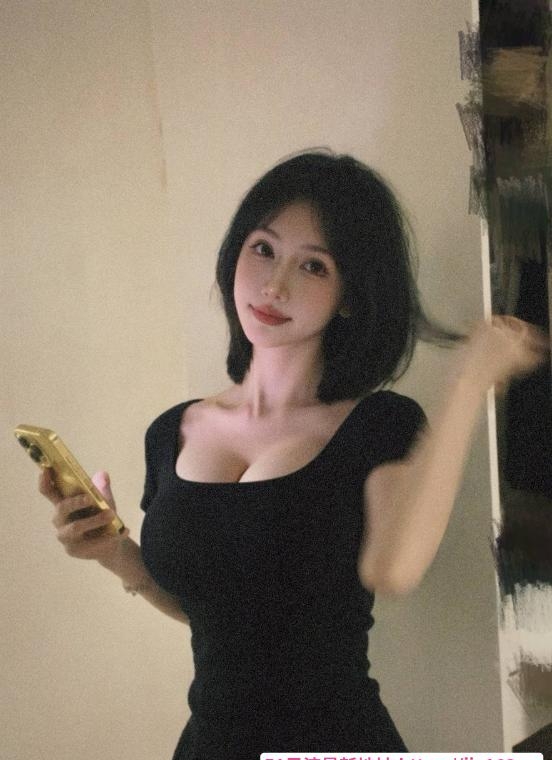 一线天翘臀颜值老师 2