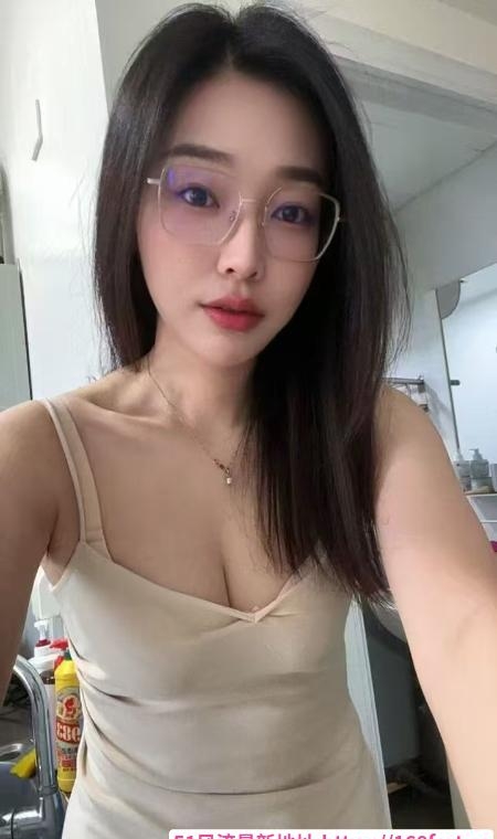 极品多汁美乳可欣 2