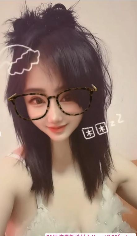 大胸美女希恩 2