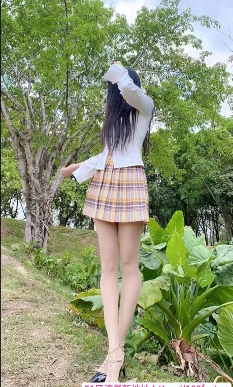 光谷大长腿芳芳 2
