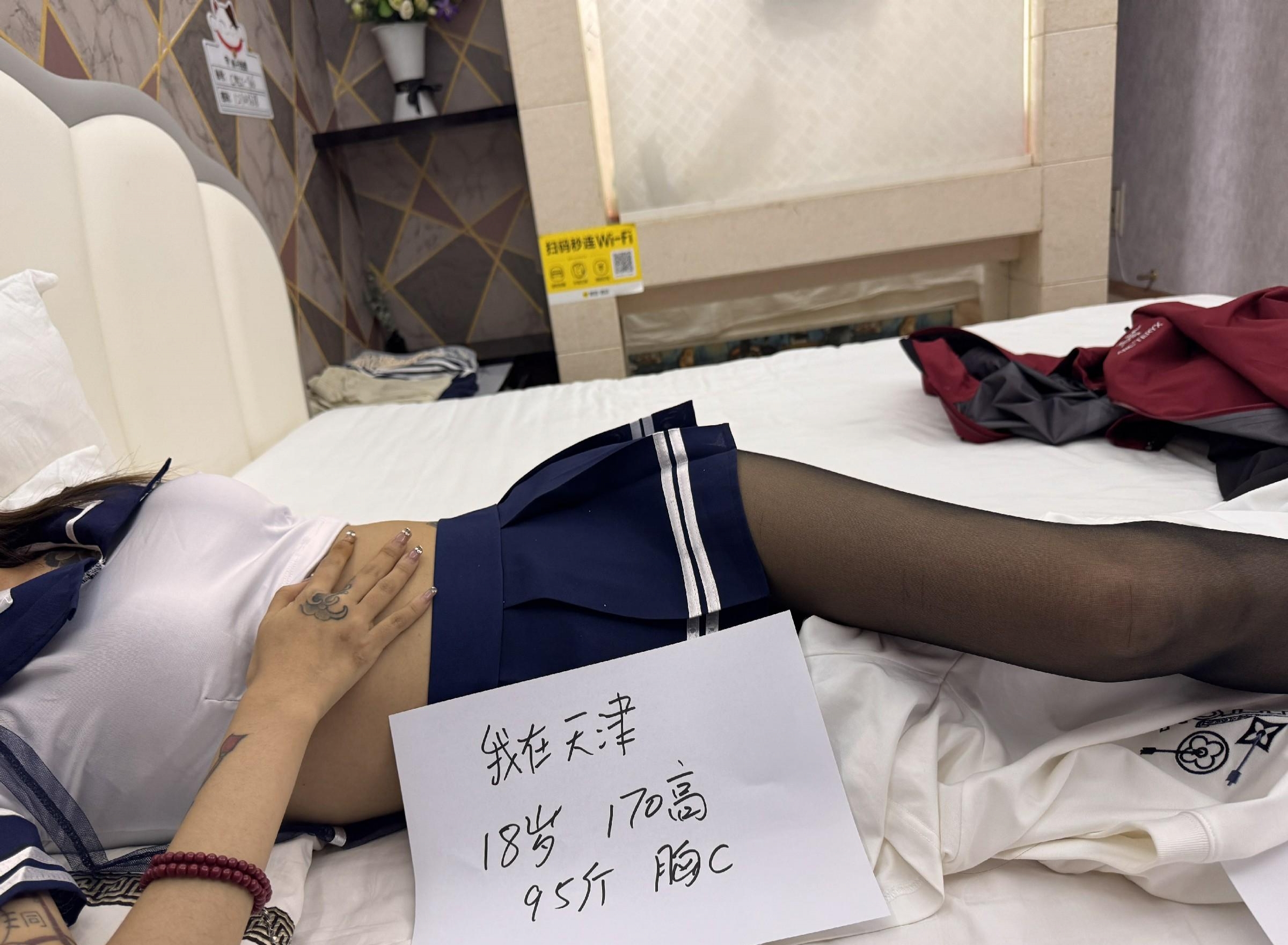 奥城18岁小妹还行 2