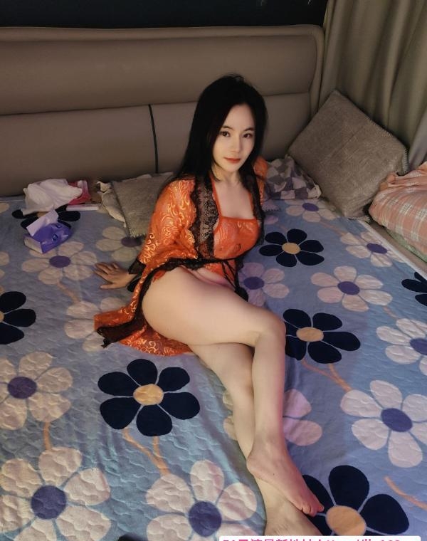 大奶小少妇李柏朴 3