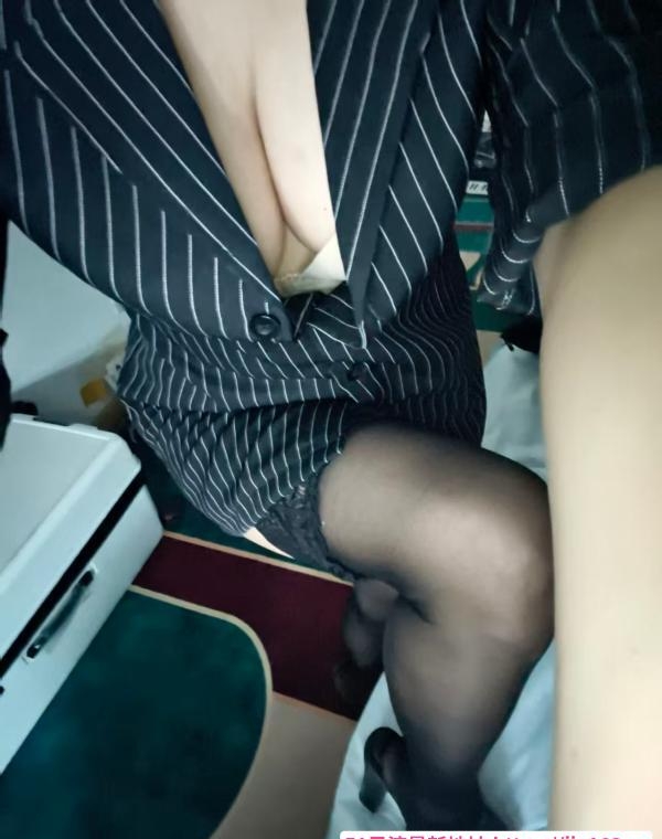 服务性大奶骚妇 3