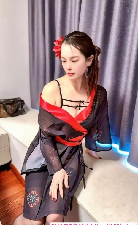 四季青黑丝肥臀少妇 3