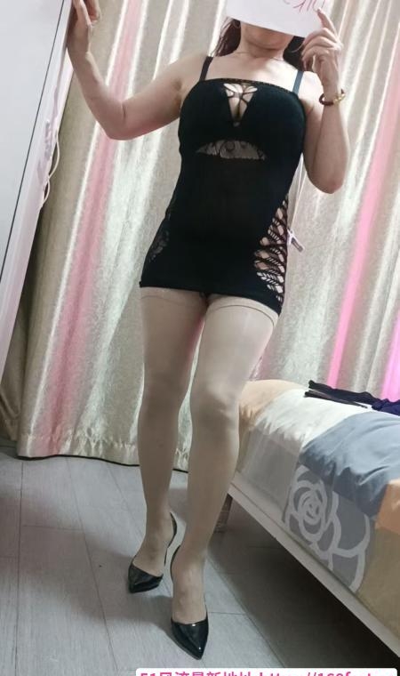 西湖巨乳翘臀熟女 3