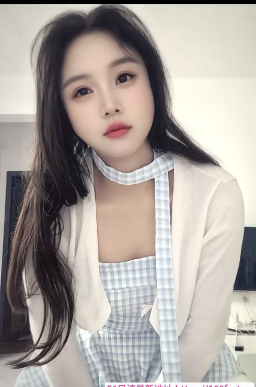 制服调情少妇在兼职 3