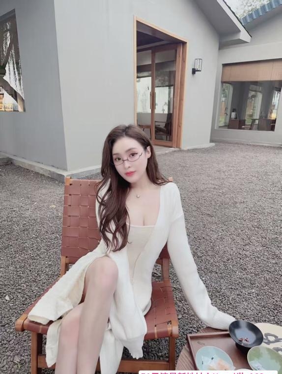 高挑风骚巨乳小米粒 4