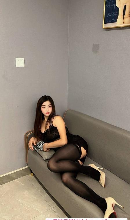 上城肥臀骚妇冰冰 4