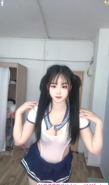 双马尾大胸婷婷 4