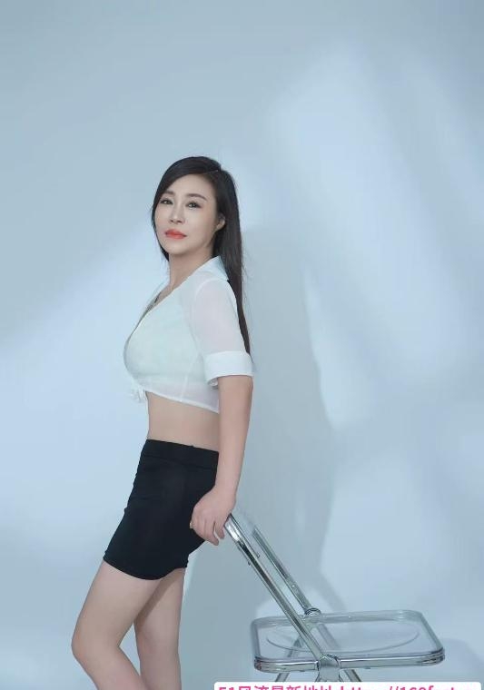 风韵制服熟女 1