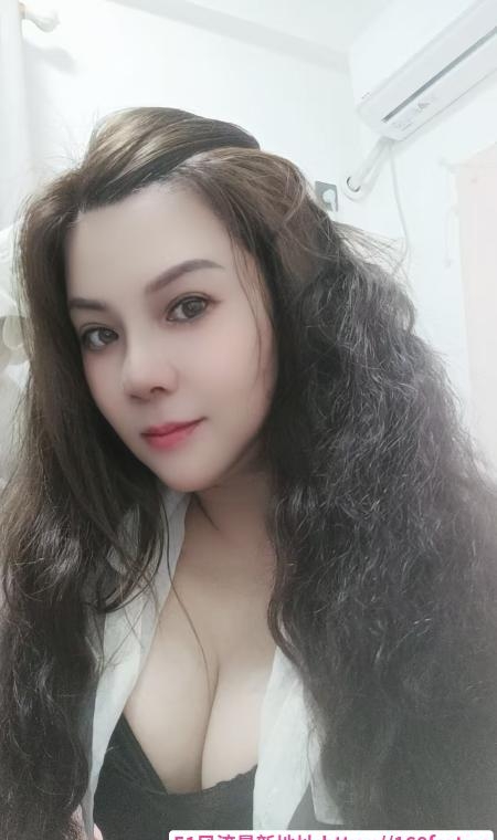 大波浪服务型少妇 1