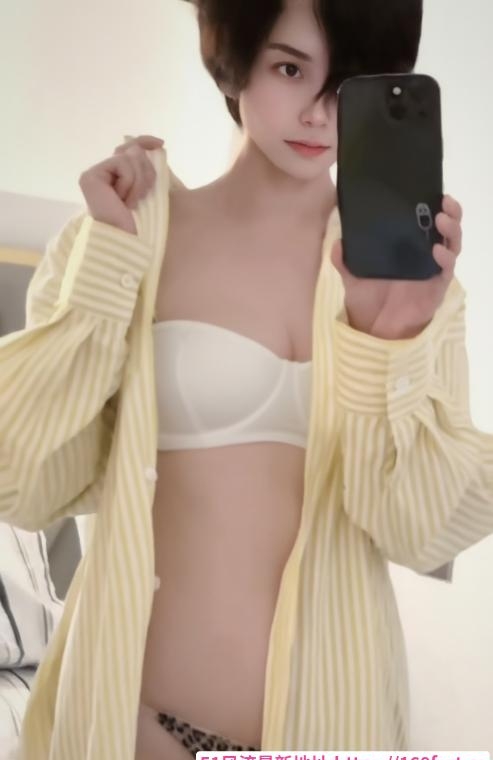 滨江短发美臀KK 1