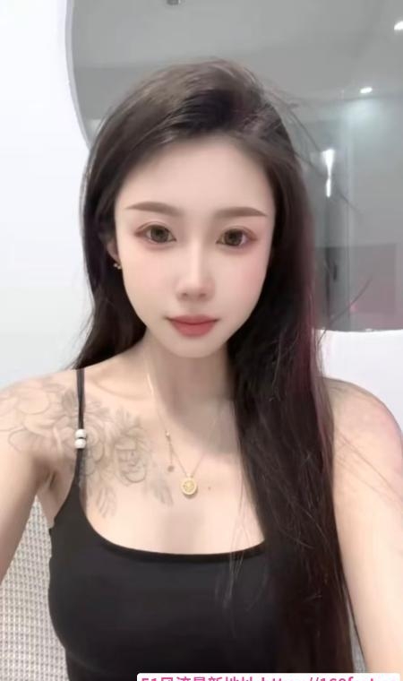 大胸诱惑俏佳人 1