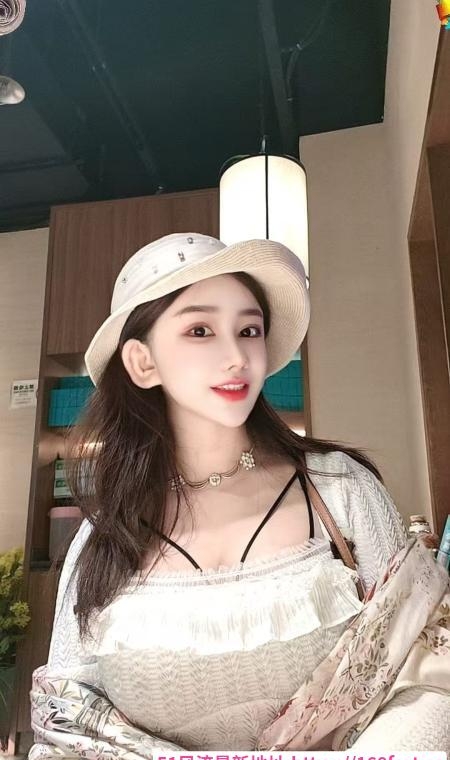 大胸瑜伽老师 1